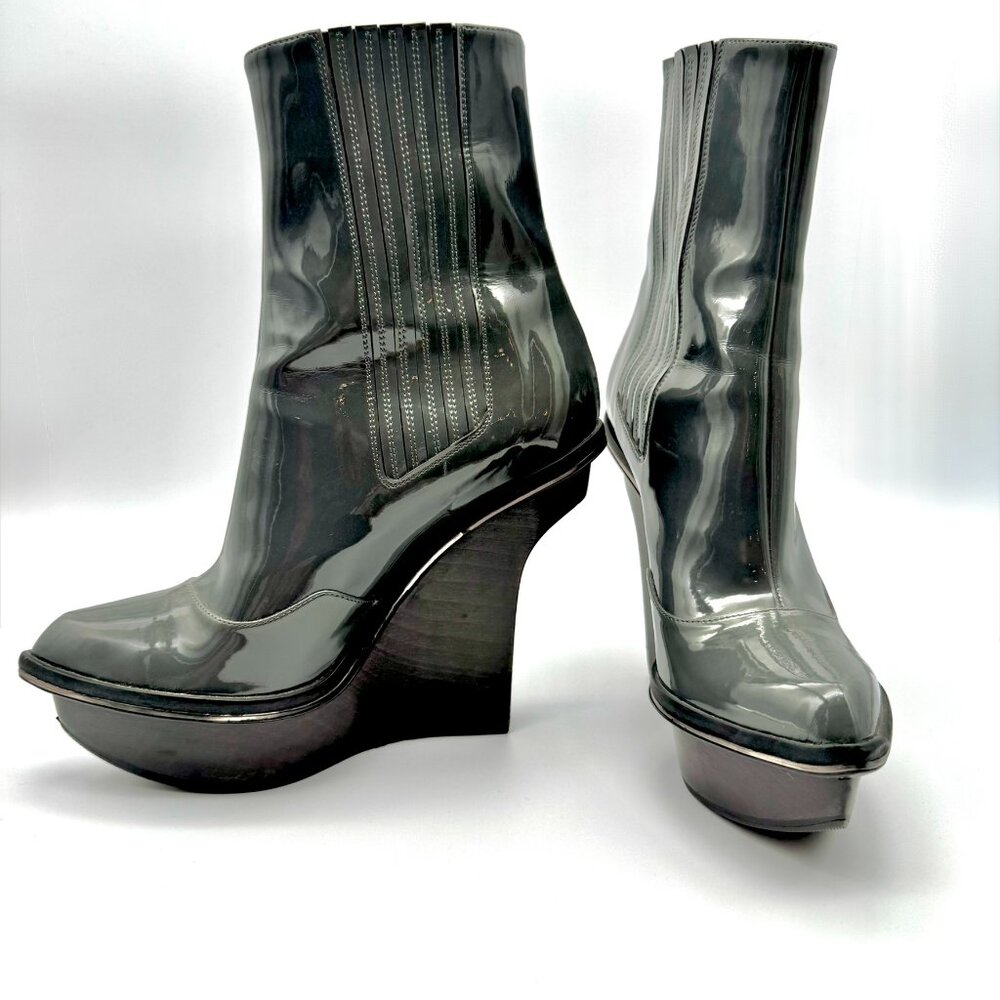 Stella McCartney Grey Patent Ankle Boots Block Heel Size 37 US 7 Excellent